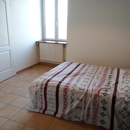 Chez Steph Apartment Saint-Germain-Nuelles Bagian luar foto